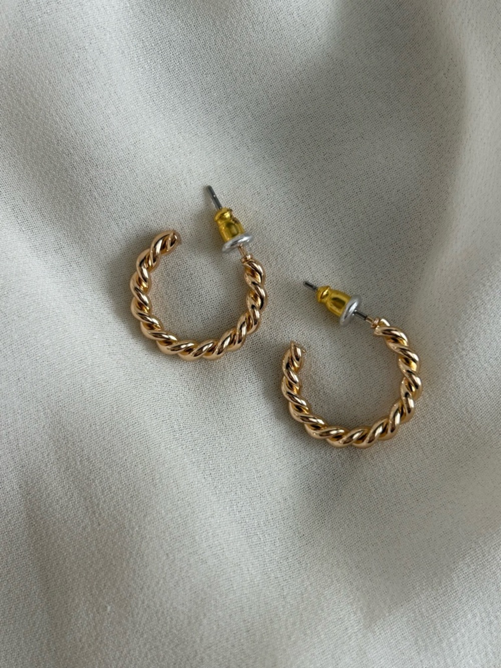 Vintage Gold‑Tone Twisted Hoop Earrings